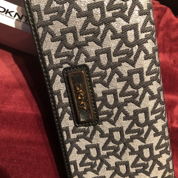 Wallet - Picture 5 of 8